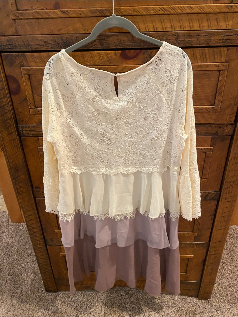 Lace and ruffle bell sleeve dress - Picture 3 of 5